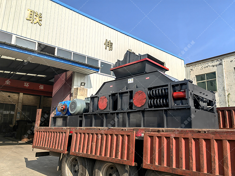 對輥破碎機(jī)如何選型？出料粒度怎么調(diào)大小？