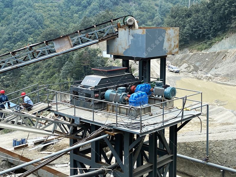 什么是對輥制砂機？工作原理、優(yōu)勢及應用領(lǐng)域介紹